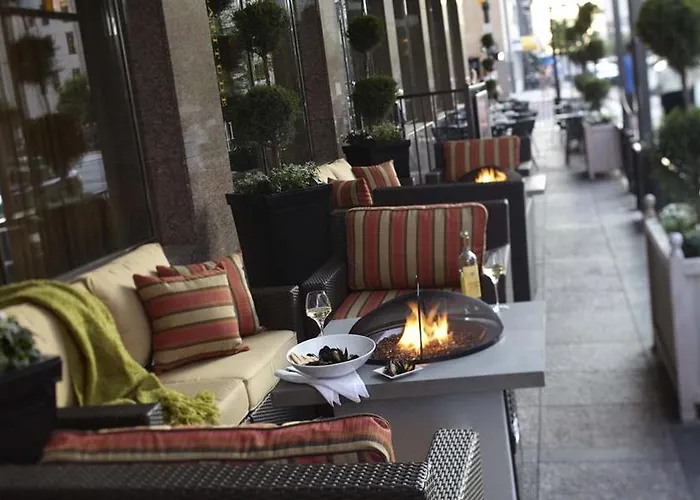 Renaissance Downtown Hotel 4*
