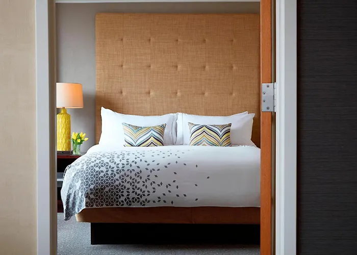 Hotel Renaissance Downtown
