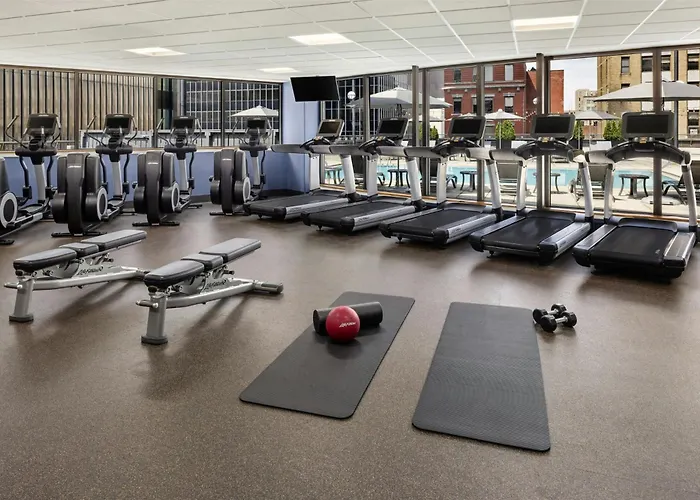 Hotel Renaissance Downtown 4*