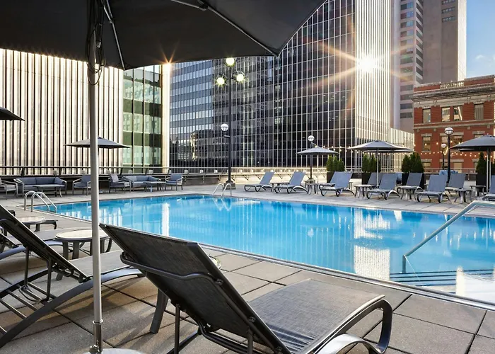 Renaissance Downtown 4*