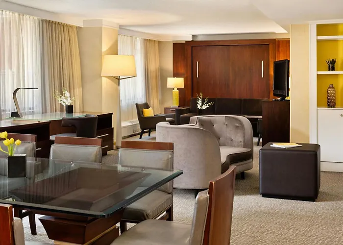 Renaissance Downtown Hotel