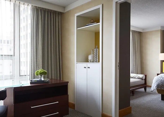 Renaissance Downtown 4* Columbus