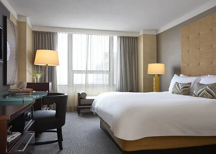 Hotel Renaissance Downtown
