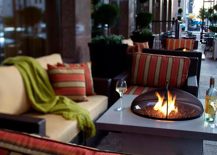 Renaissance Downtown 4*