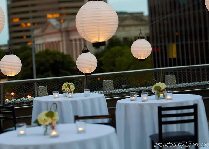 Renaissance Downtown Hotel 4*