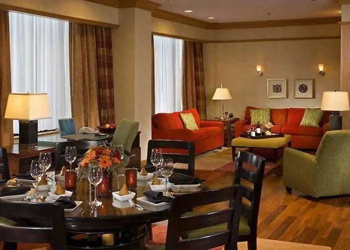 Renaissance Downtown 4*